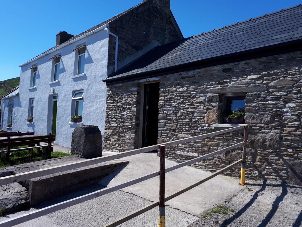 Old Irish farmhouse room 4