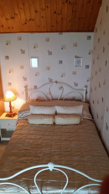 Old Irish farmhouse room 6